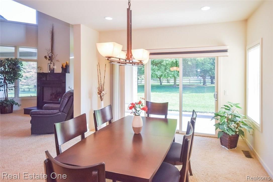 1825 Silver Bell Road Rochester, MI 48306 - Photo 13 of 61 14.jpg