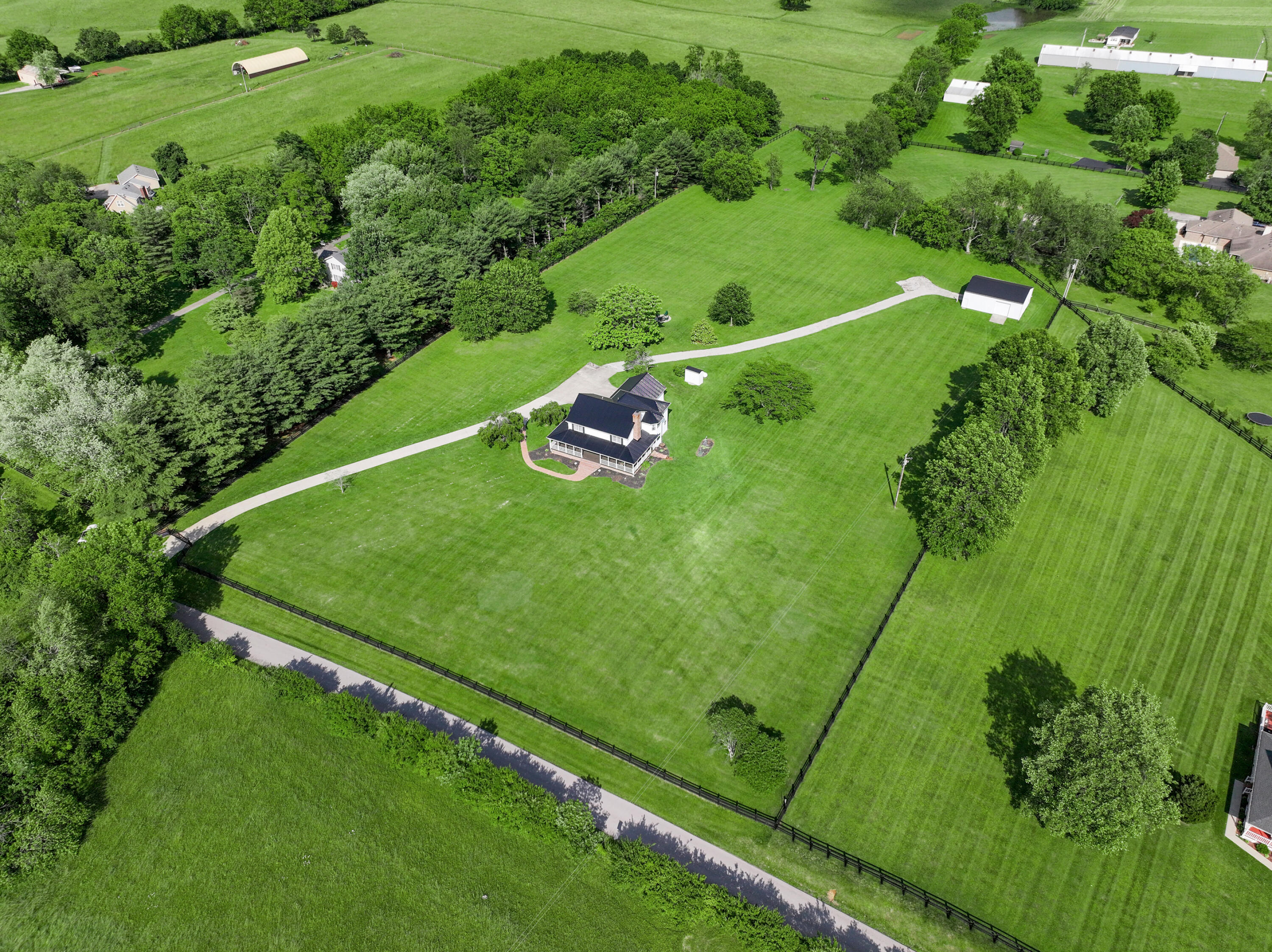 2158 Venable Road Winchester, KY 40391 - Photo 58 of 58 DJI_20250530171040_0048_D