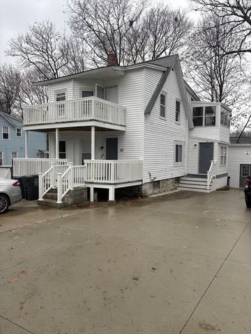 $2,500 | 23 Griggs Street, Unit 1, Dracut, MA 01826