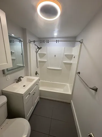 $2,500 | 23 Griggs Street, Unit 1, Dracut, MA 01826