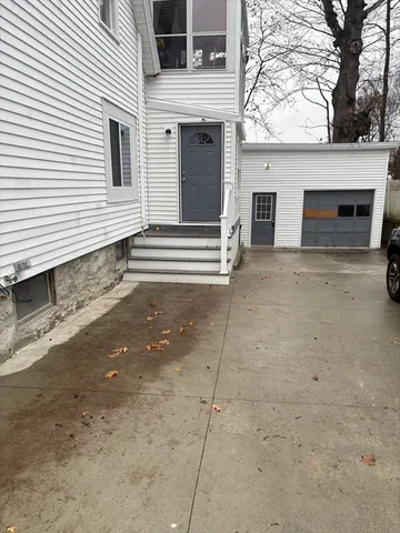 $2,500 | 23 Griggs Street, Unit 1, Dracut, MA 01826