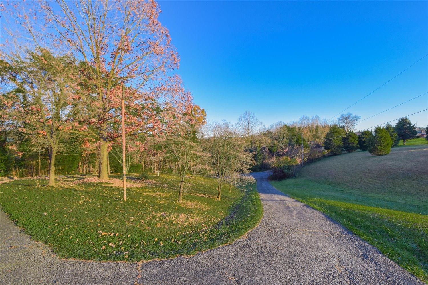 6306 Roberta Road Roanoke, VA 24019 - Photo 4 of 27 a view of a golf course with a building