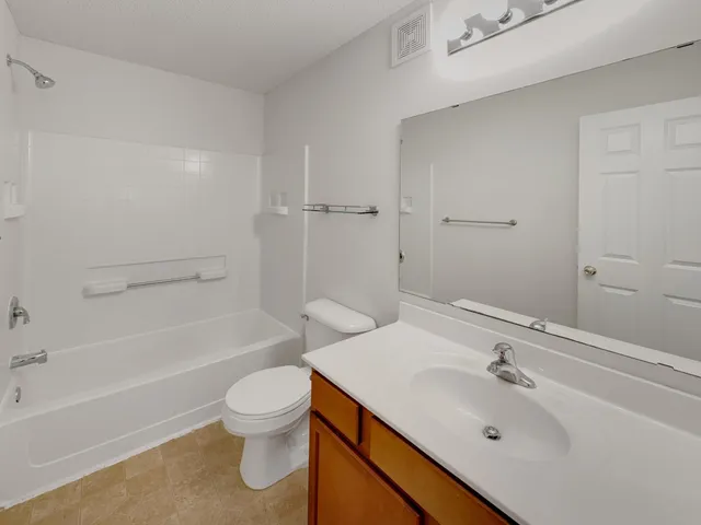 $555,000 | 18165 67th Place North, Maple Grove, MN 55311