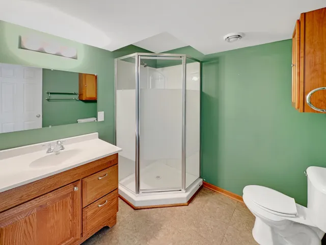 $555,000 | 18165 67th Place North, Maple Grove, MN 55311