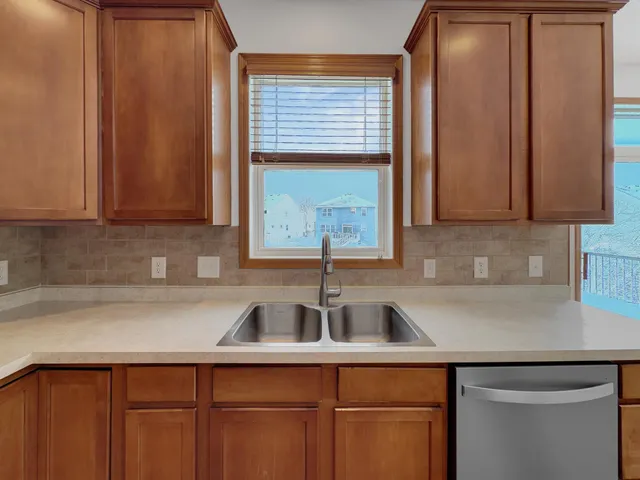 $555,000 | 18165 67th Place North, Maple Grove, MN 55311