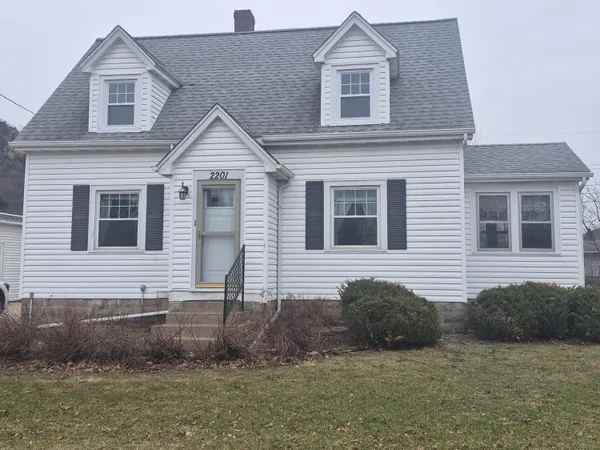 $249,000 | 2201 30th Street South, La Crosse, WI 54601
