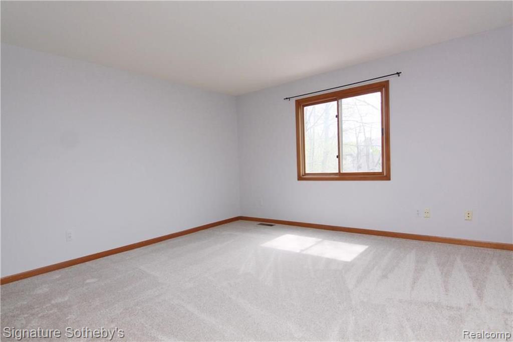 30895 Country Ridge Circle Farmington Hills, MI 48331 - Photo 26 of 43