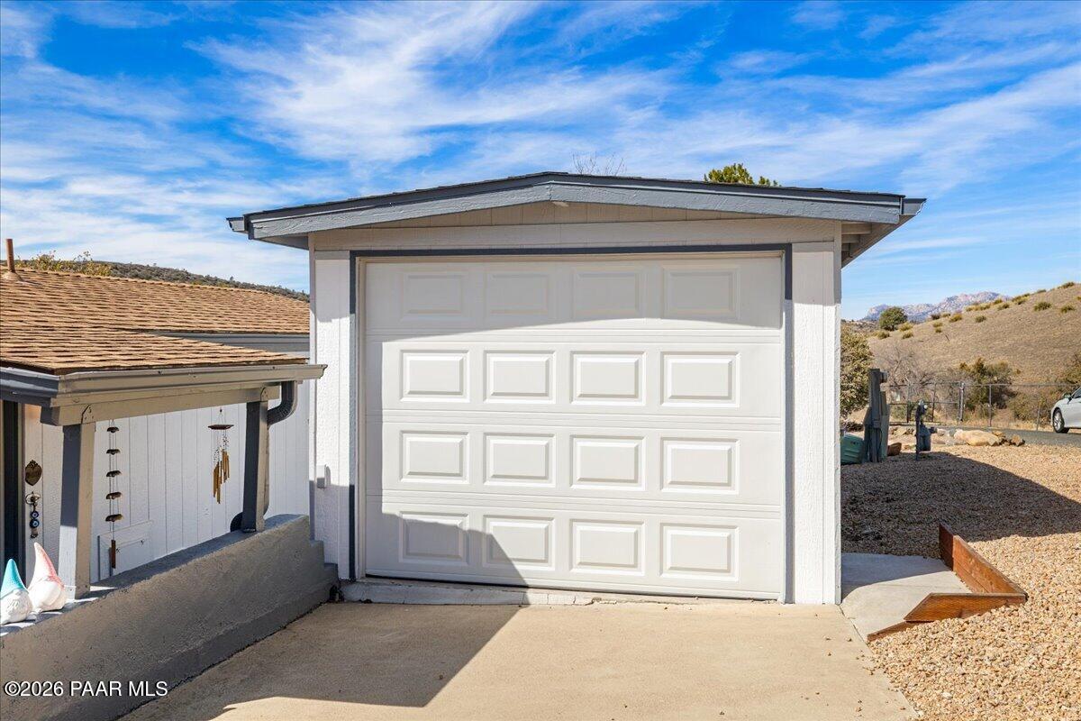 2099 Hillside Loop Road Prescott, AZ 86301 - Photo 19 of 26 19-Garage