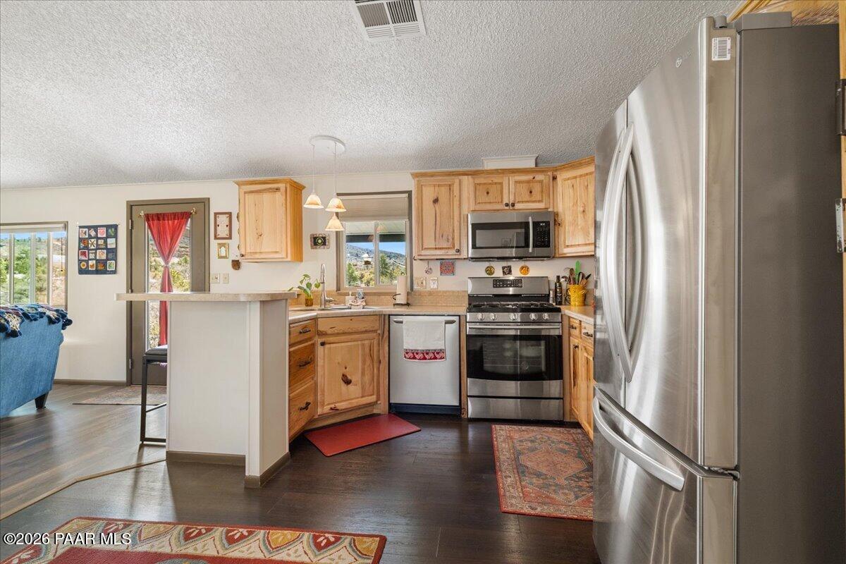 2099 Hillside Loop Road Prescott, AZ 86301 - Photo 9 of 26 09-Kitchen