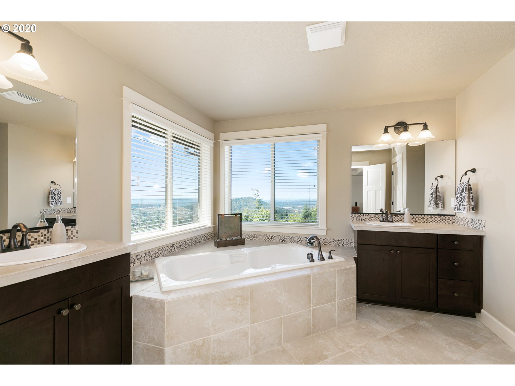 13558 Southeast Aldridge Road Happy Valley, OR 97086 - Photo 16 of 31 Gallery Image 16