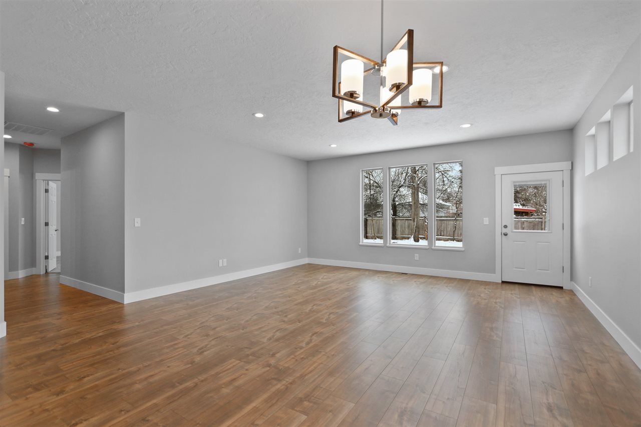 115 North Herald Road Spokane Valley, WA 99206 - Photo 2 of 20