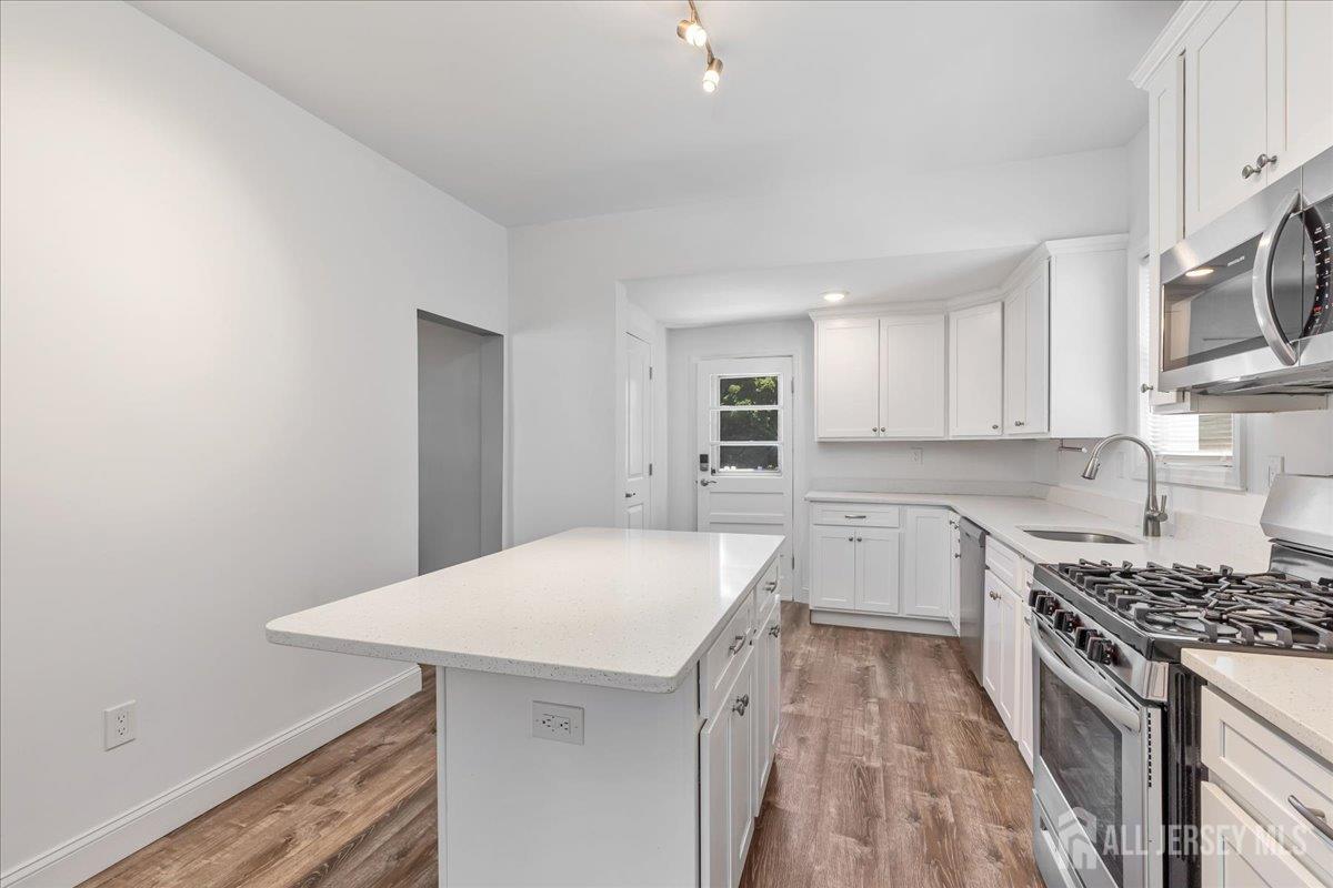 94 Riva Avenue Milltown, NJ 08850 - Photo 18 of 43