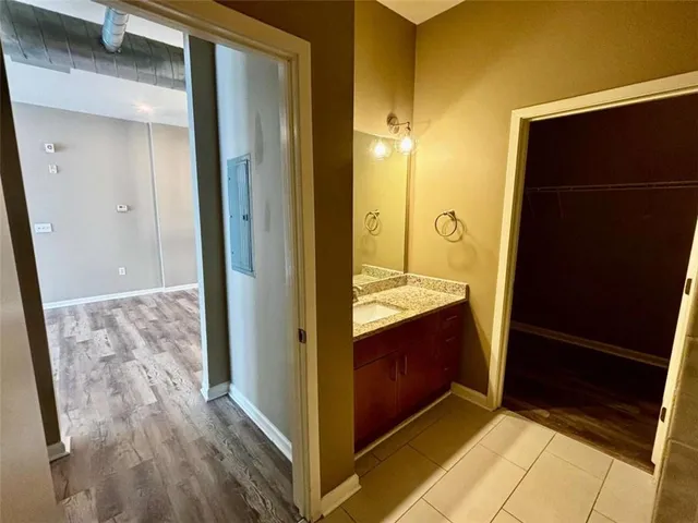 $1,985 | 5300 Peachtree Road, Unit 604, Chamblee, GA 30341