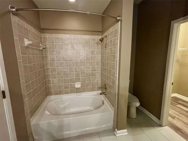 $1,985 | 5300 Peachtree Road, Unit 604, Chamblee, GA 30341