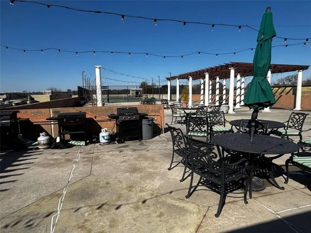 $1,985 | 5300 Peachtree Road, Unit 604, Chamblee, GA 30341