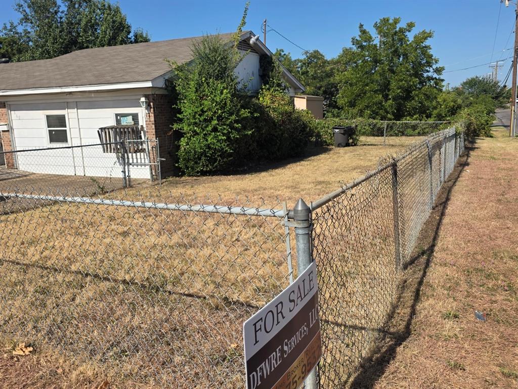 6600 Robindale Road Forest Hill, TX 76140 - Photo 2 of 25 Gallery Image 2