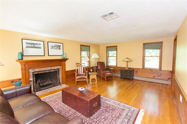 43 Teele Road Bolton, MA 01740 - Photo 5 of 30