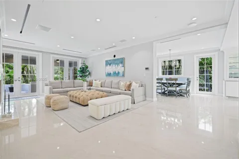 $9,500,000 | 5400 Banyan Trail, Coral Gables, FL 33156