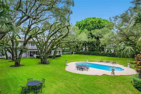 $10,500,000 | 5400 Banyan Trail, Coral Gables, FL 33156