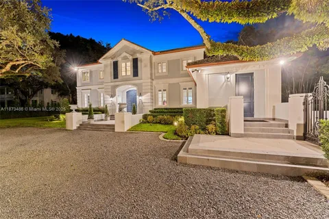 $10,500,000 | 5400 Banyan Trail, Coral Gables, FL 33156