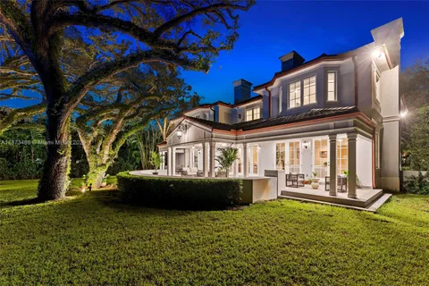 $10,500,000 | 5400 Banyan Trail, Coral Gables, FL 33156