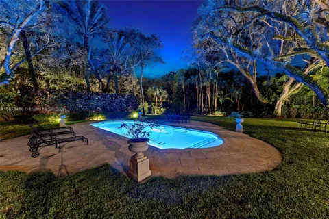 $10,500,000 | 5400 Banyan Trail, Coral Gables, FL 33156