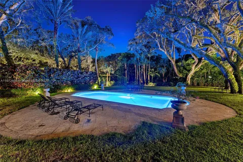 $10,500,000 | 5400 Banyan Trail, Coral Gables, FL 33156