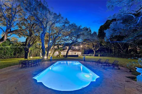 $10,500,000 | 5400 Banyan Trail, Coral Gables, FL 33156