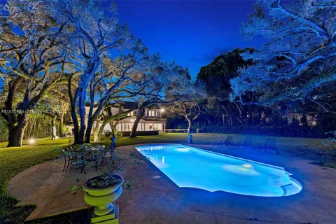 $10,500,000 | 5400 Banyan Trail, Coral Gables, FL 33156