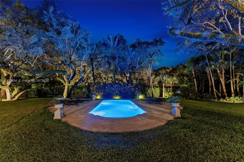 $10,500,000 | 5400 Banyan Trail, Coral Gables, FL 33156