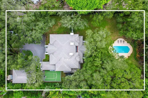 $10,500,000 | 5400 Banyan Trail, Coral Gables, FL 33156