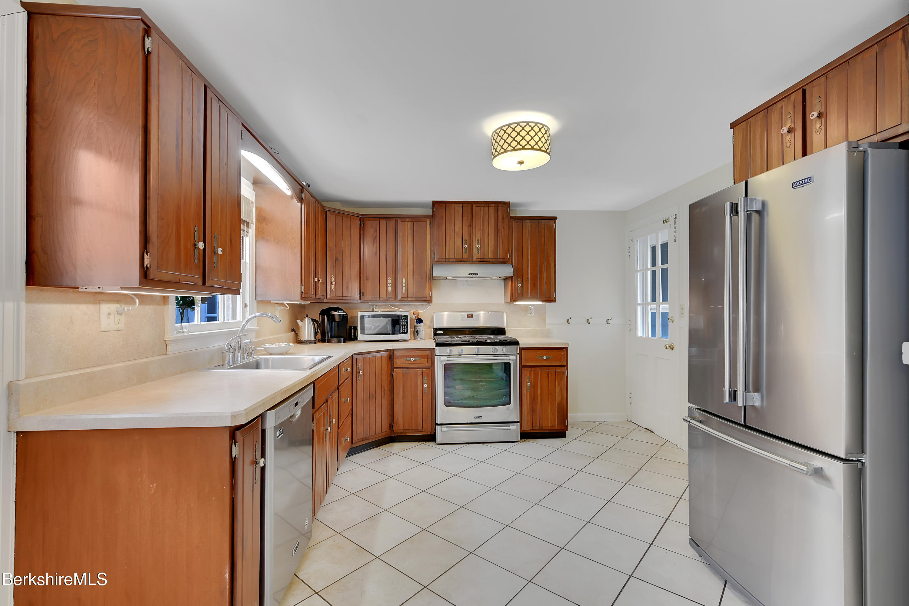 80 Roberta Road Pittsfield, MA 01201 - Photo 12 of 42 Kitchen with Stainless
