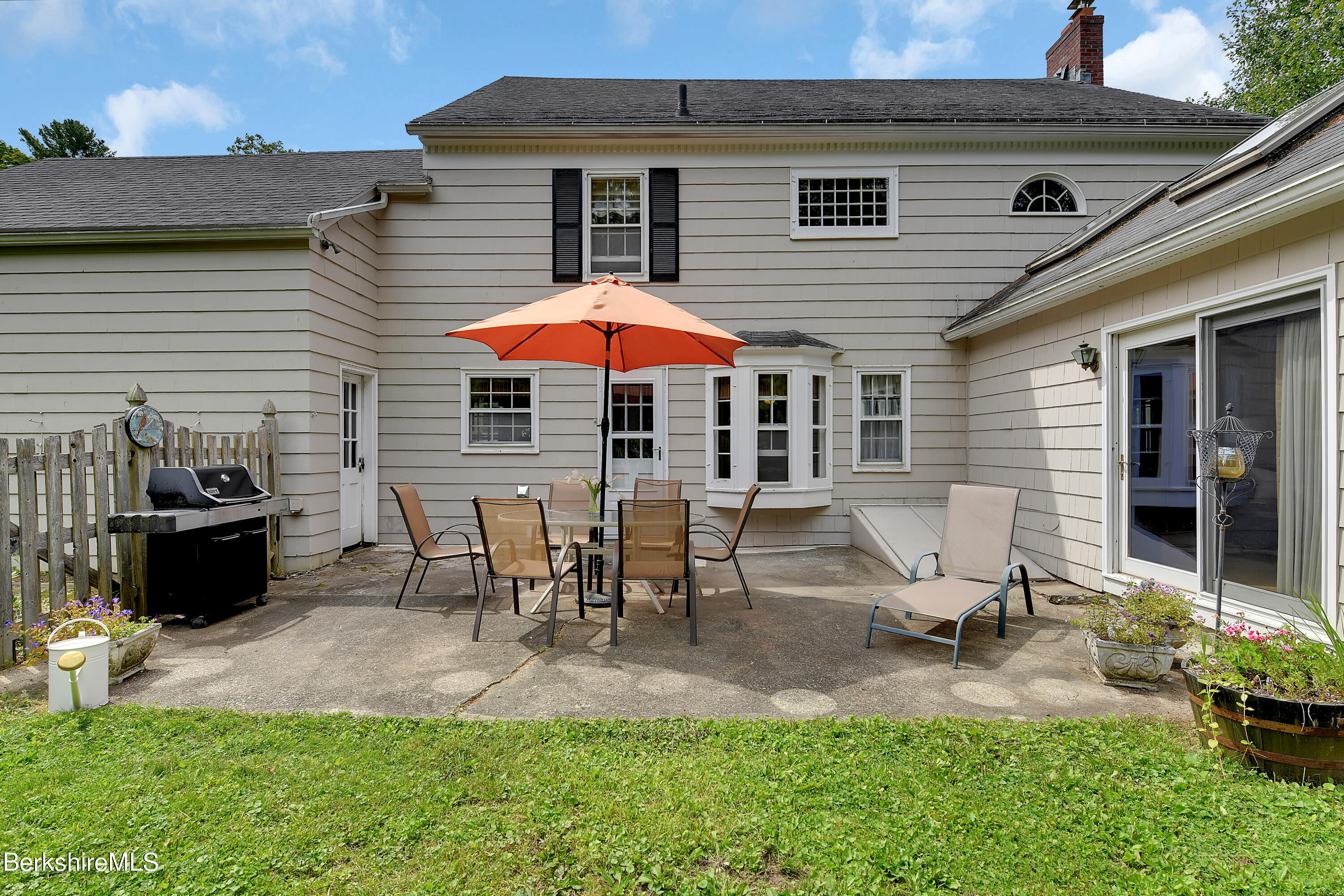 80 Roberta Road Pittsfield, MA 01201 - Photo 31 of 42 Patio
