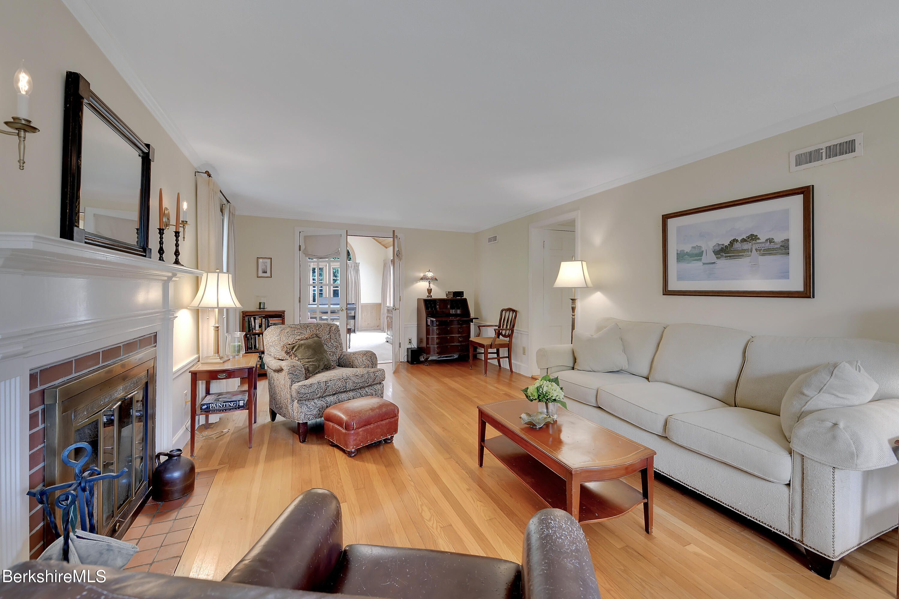 80 Roberta Road Pittsfield, MA 01201 - Photo 5 of 42 Living Room