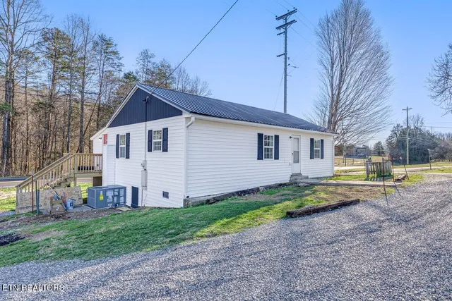 $264,900 | 102 Rostron Lane, Clinton, TN 37716