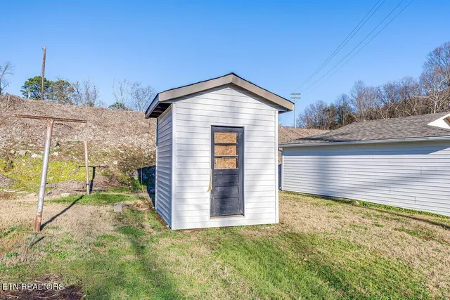 $264,900 | 102 Rostron Lane, Clinton, TN 37716