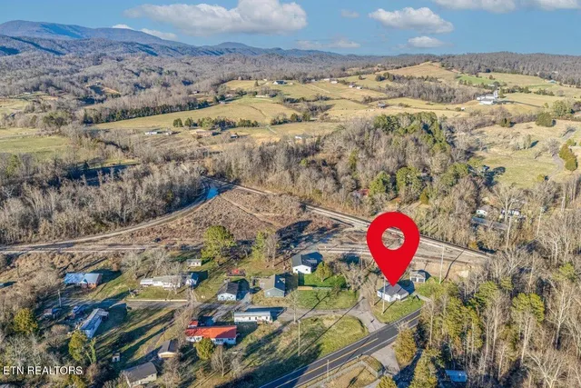 $264,900 | 102 Rostron Lane, Clinton, TN 37716