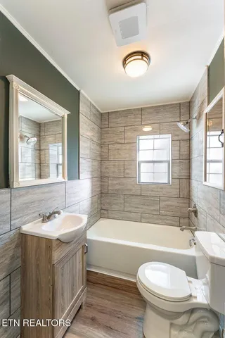 $264,900 | 102 Rostron Lane, Clinton, TN 37716