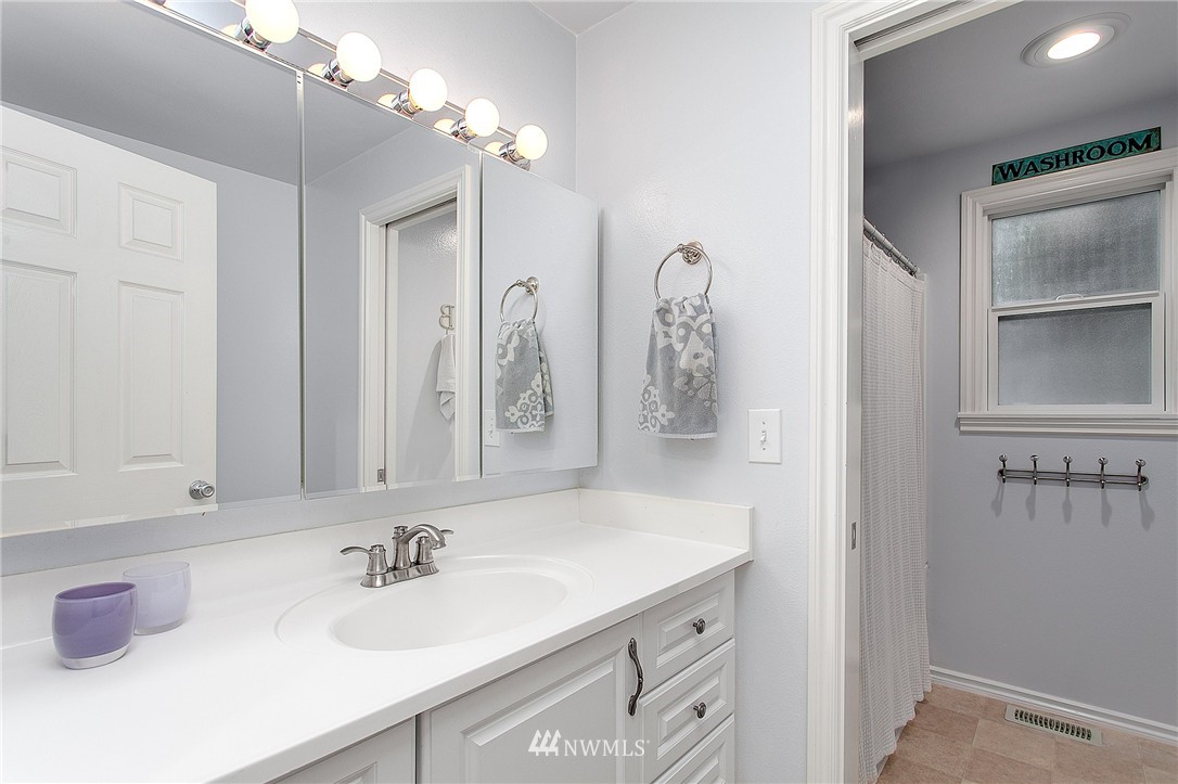 3323 198th Place Southeast Bothell, WA 98012 - Photo 14 of 22