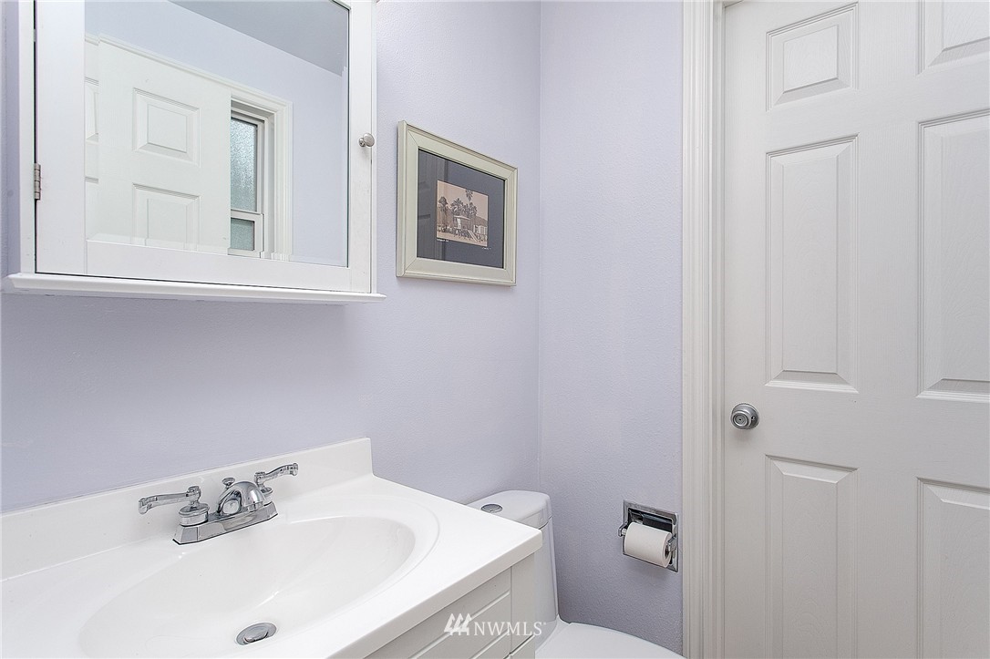 3323 198th Place Southeast Bothell, WA 98012 - Photo 16 of 22