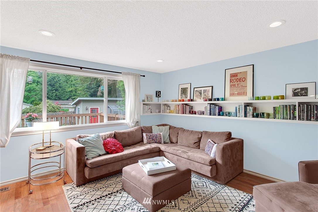3323 198th Place Southeast Bothell, WA 98012 - Photo 4 of 22