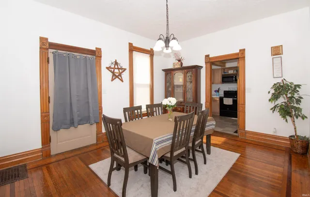 $289,900 | 203 Sargent Street, Kendallville, IN 46755