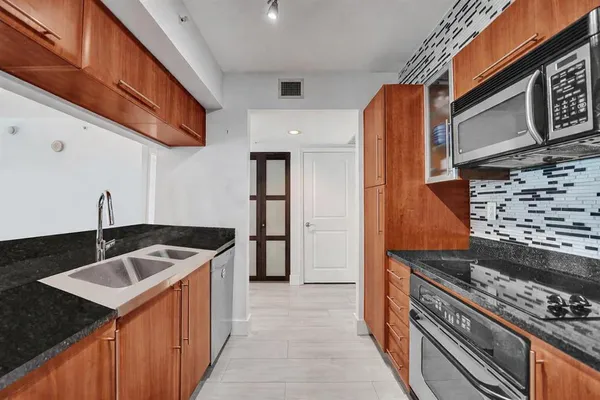 $2,800 | 600 West Las Olas Boulevard, Unit 1020N, Fort Lauderdale, FL 33312