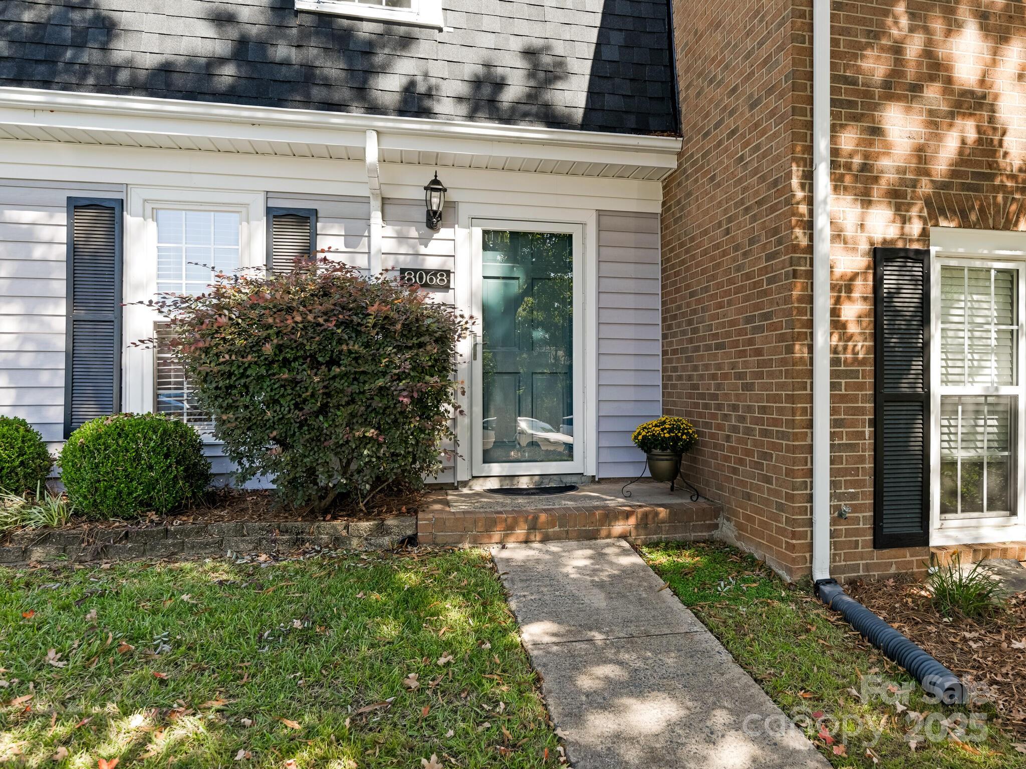 8068 Knights Bridge Road Charlotte, NC 28210 - Photo 2 of 22 Gallery Image 2