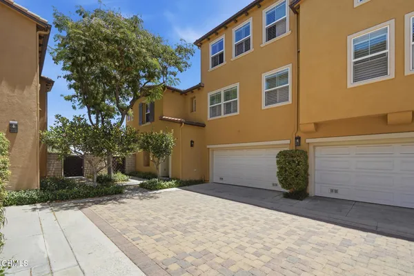 $749,000 | 27016 Pebble Beach Drive, Valencia, CA 91381