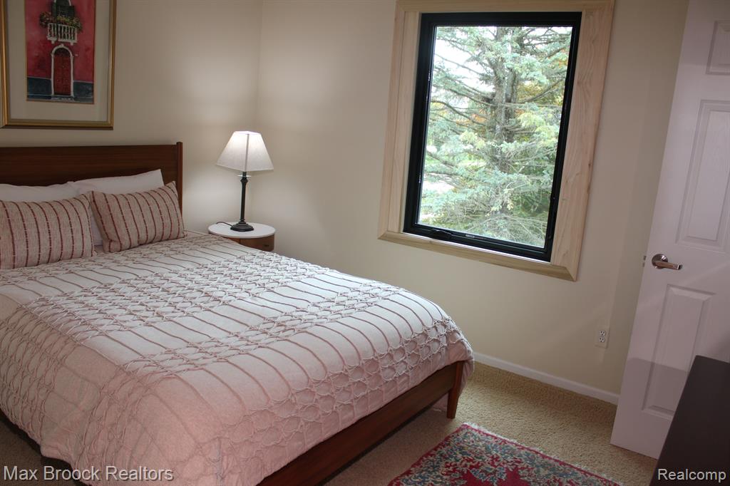 1677 Gilsam Avenue Rochester Hills, MI 48309 - Photo 46 of 57