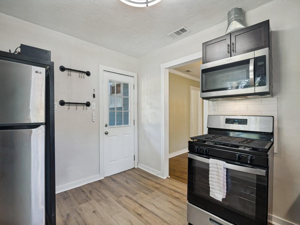 5610 Lyons Road Garland, TX 75043 - Photo 12 of 25 Gallery Image 12