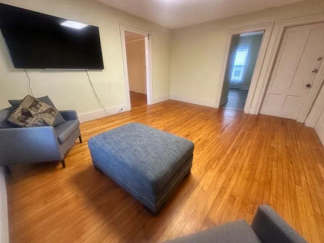 $2,300 | 163 Austin Street, Unit 2, Worcester, MA 01609