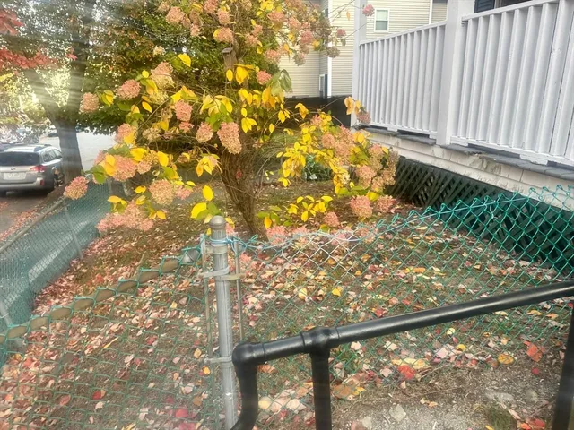 $2,300 | 163 Austin Street, Unit 2, Worcester, MA 01609