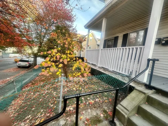 $2,300 | 163 Austin Street, Unit 2, Worcester, MA 01609